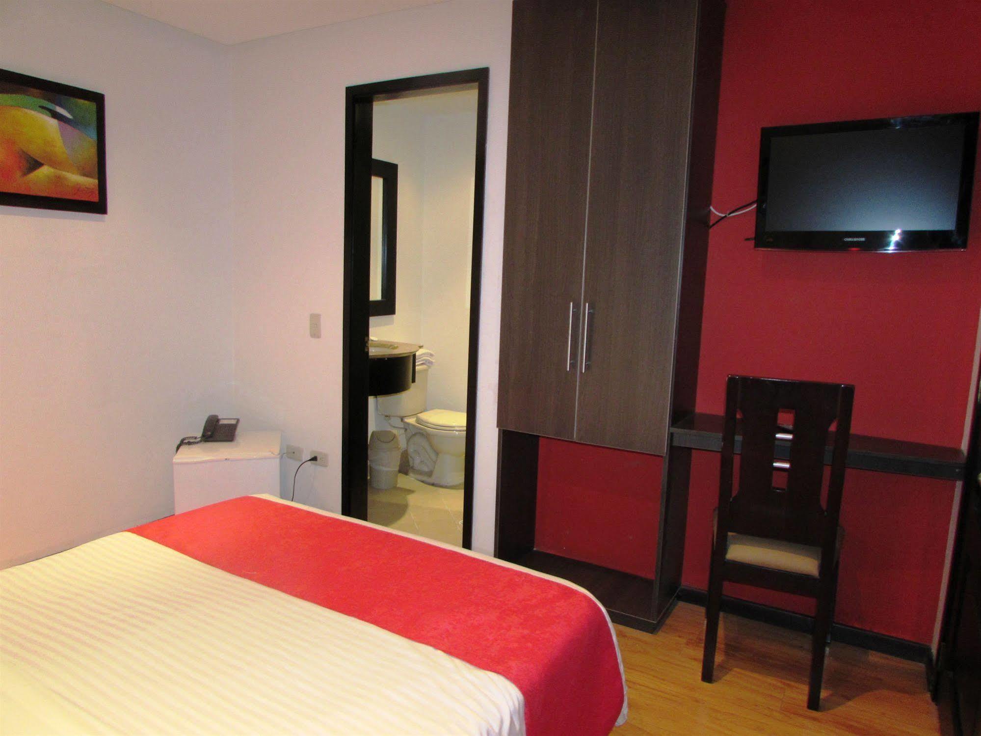 Hotel American Deluxe Bogotá Exteriör bild